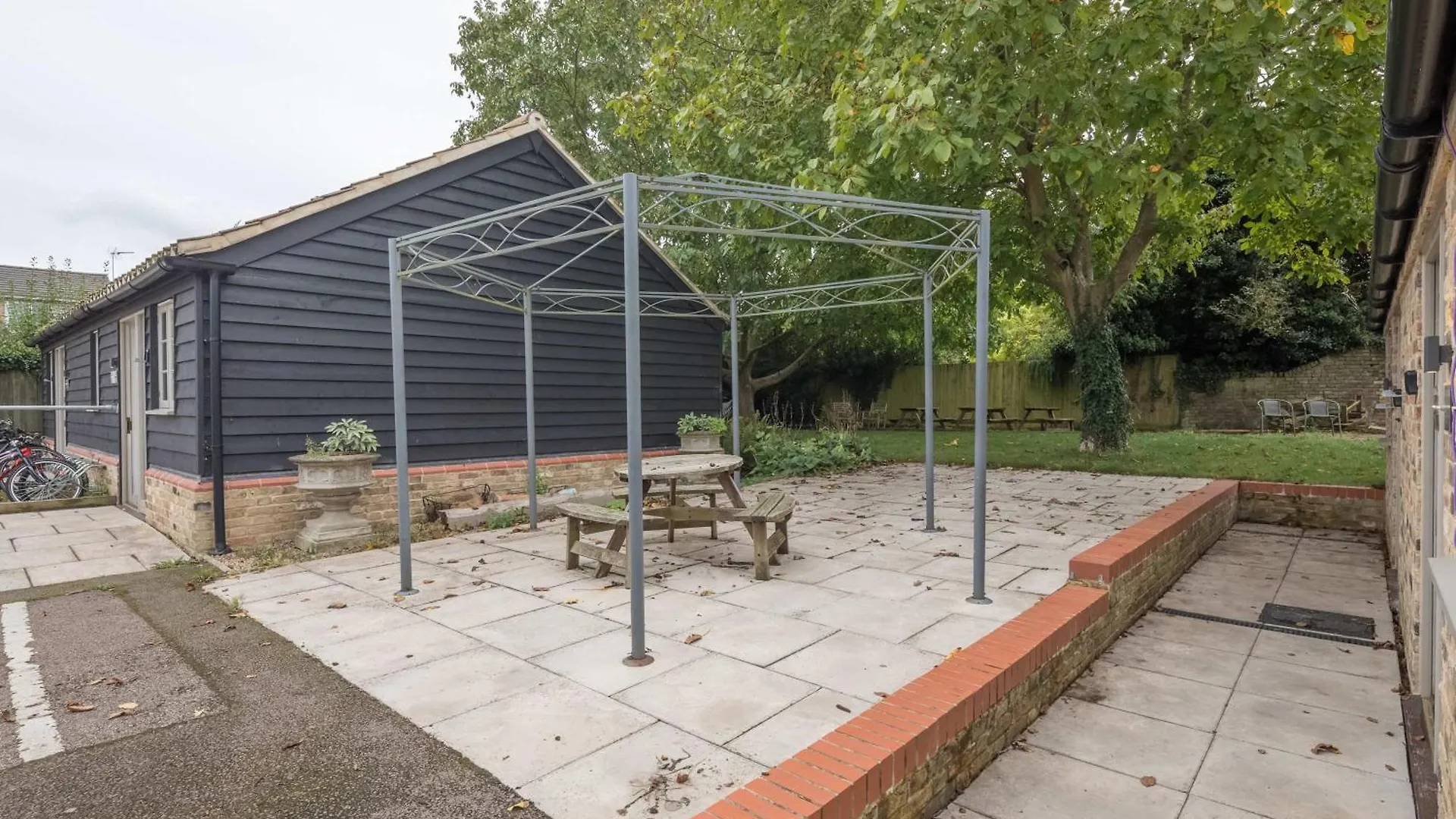King Deluxe Ensuite With Shower-Bath And Courtyard View - Fawcett Milton  0*, Milton (Cambridgeshire)